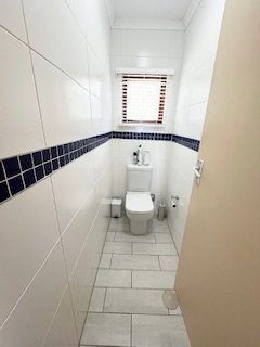 To Let 4 Bedroom Property for Rent in Outeniqua Strand Western Cape
